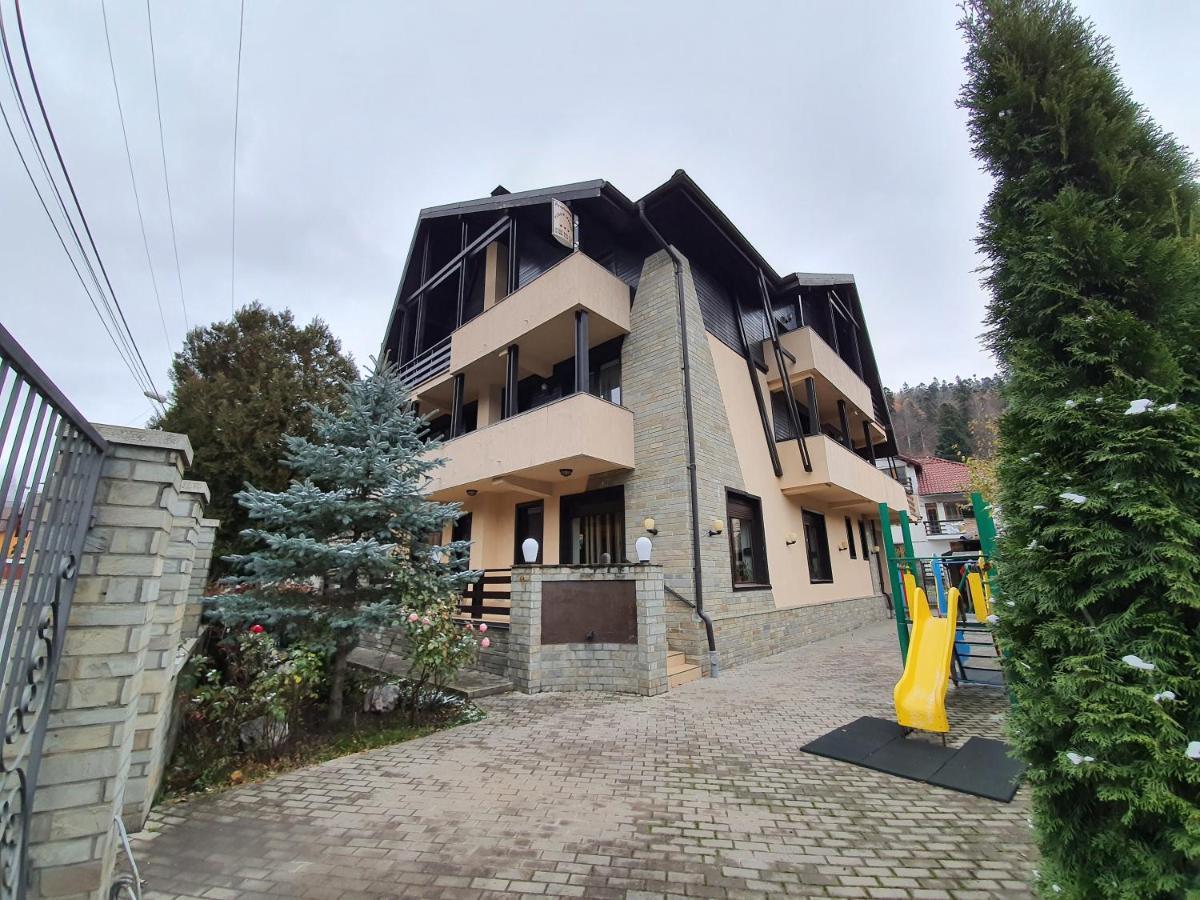 Pensiunea Public House Буштени Экстерьер фото