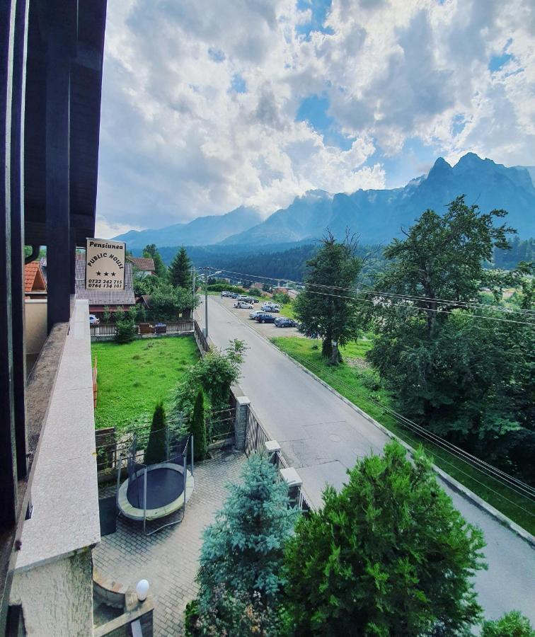 Pensiunea Public House Буштени Экстерьер фото