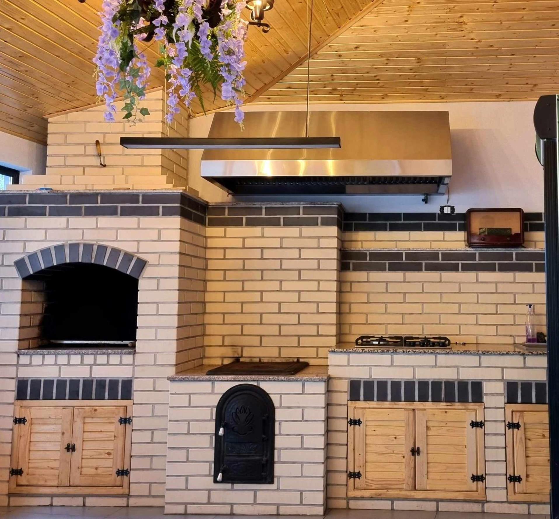 Pensiunea Public House Буштени Экстерьер фото