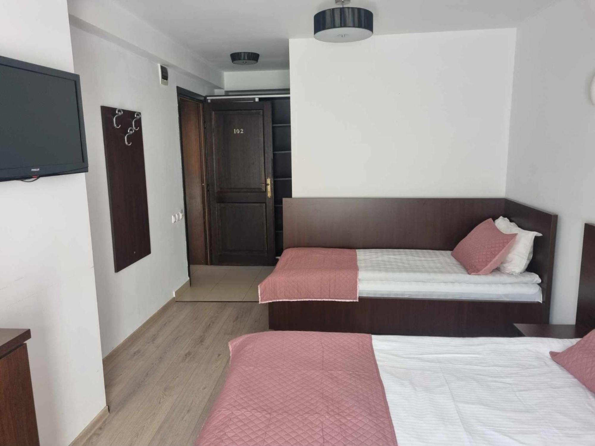 Pensiunea Public House Буштени Экстерьер фото